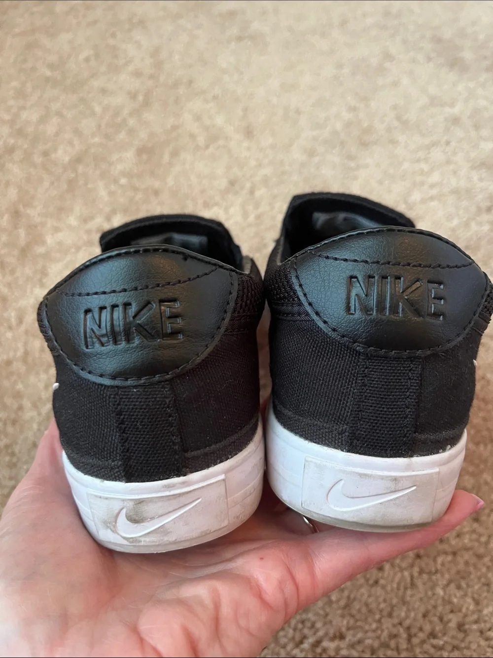 Nike Court Legacy Slip Ons
